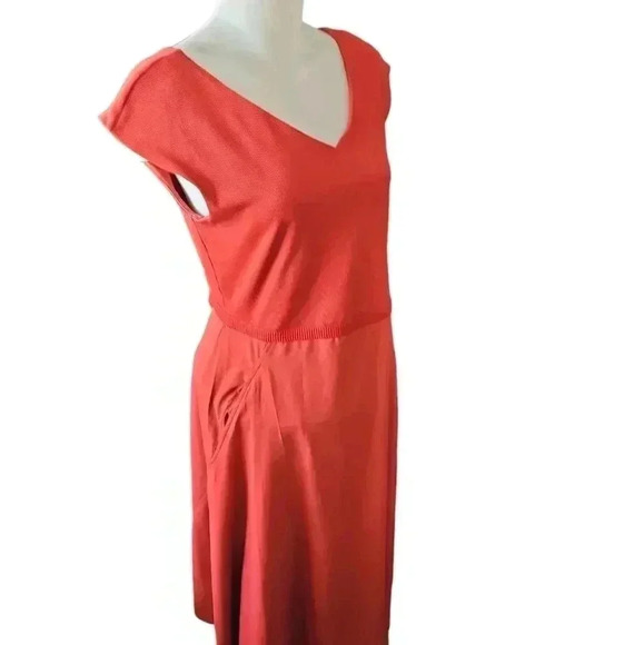 Athleta Ryder Dress in Currant Red Women's Size Large Has Pockets!!! - Picture 2 of 7